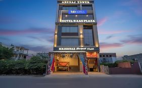 Fabhotel Raas Plaza